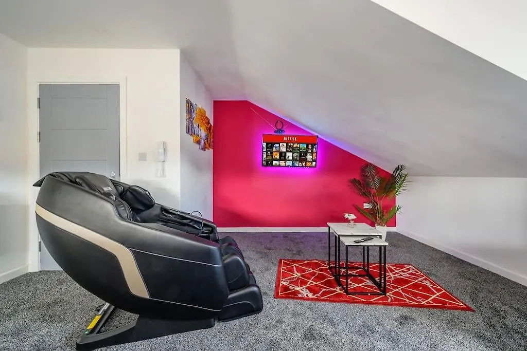 -4F421- For Your Relaxed,Cosy Stay,Free Parking Batley 0*,