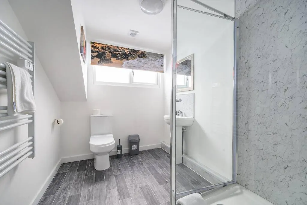 -4F421- For Your Relaxed,Cosy Stay,Free Parking Batley United Kingdom