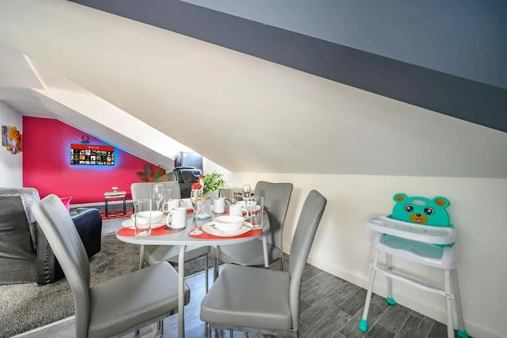 -4F421- For Your Relaxed,Cosy Stay,Free Parking Batley United Kingdom