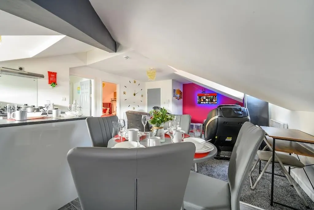 -4F421- For Your Relaxed,Cosy Stay,Free Parking Batley Apartment