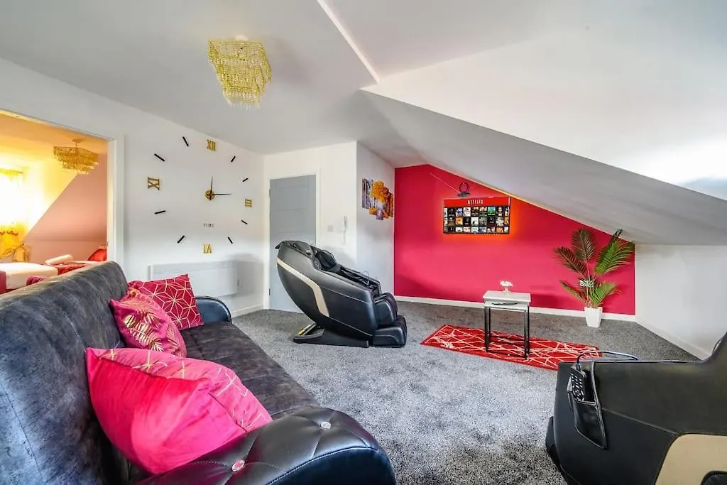 Apartment -4F421- For Your Relaxed,Cosy Stay,Free Parking Batley United Kingdom