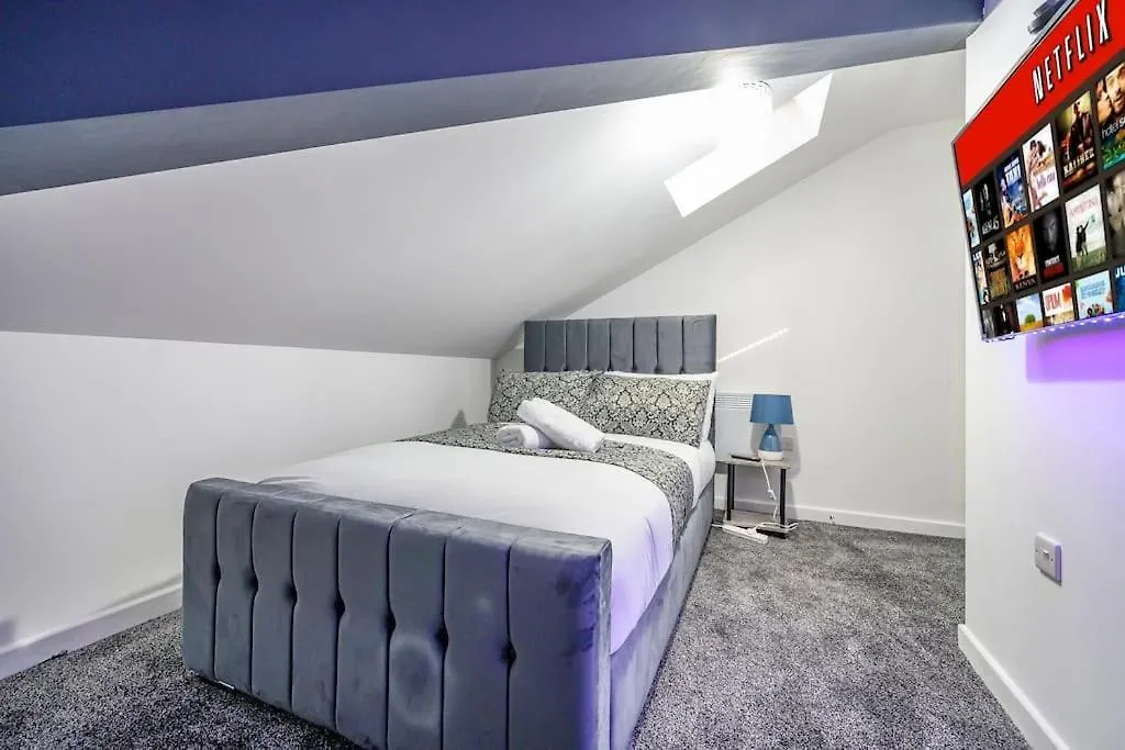 -4F421- For Your Relaxed,Cosy Stay,Free Parking Batley