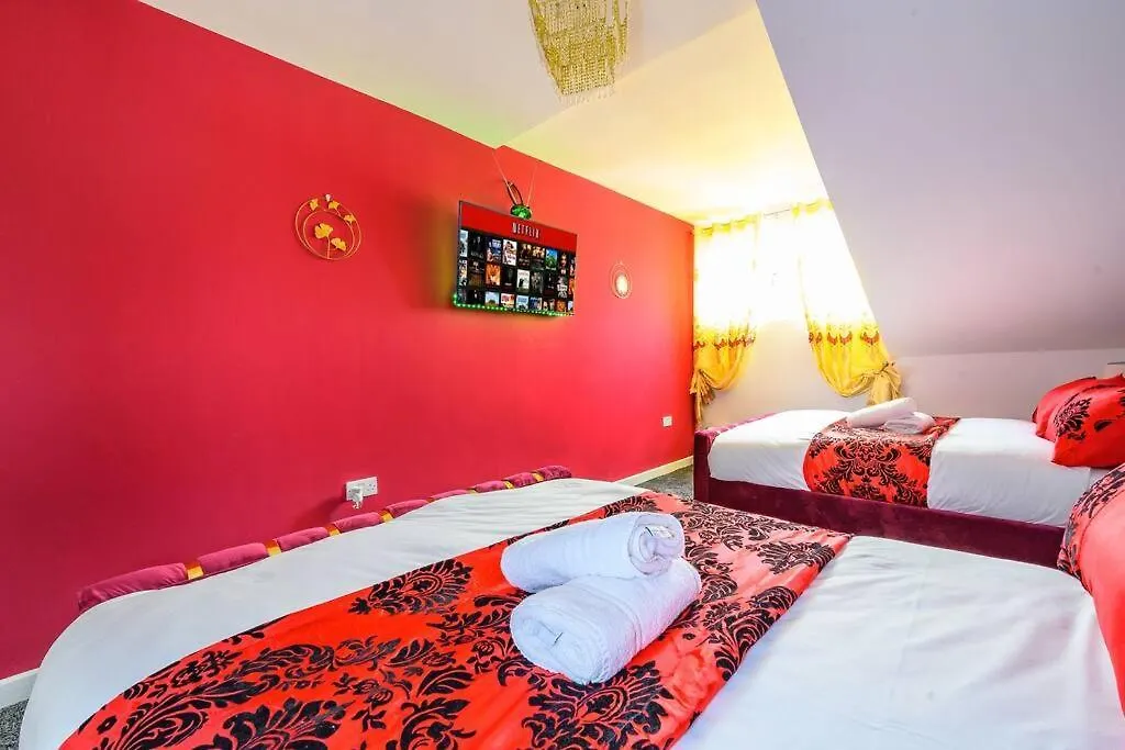 -4F421- For Your Relaxed,Cosy Stay,Free Parking Batley