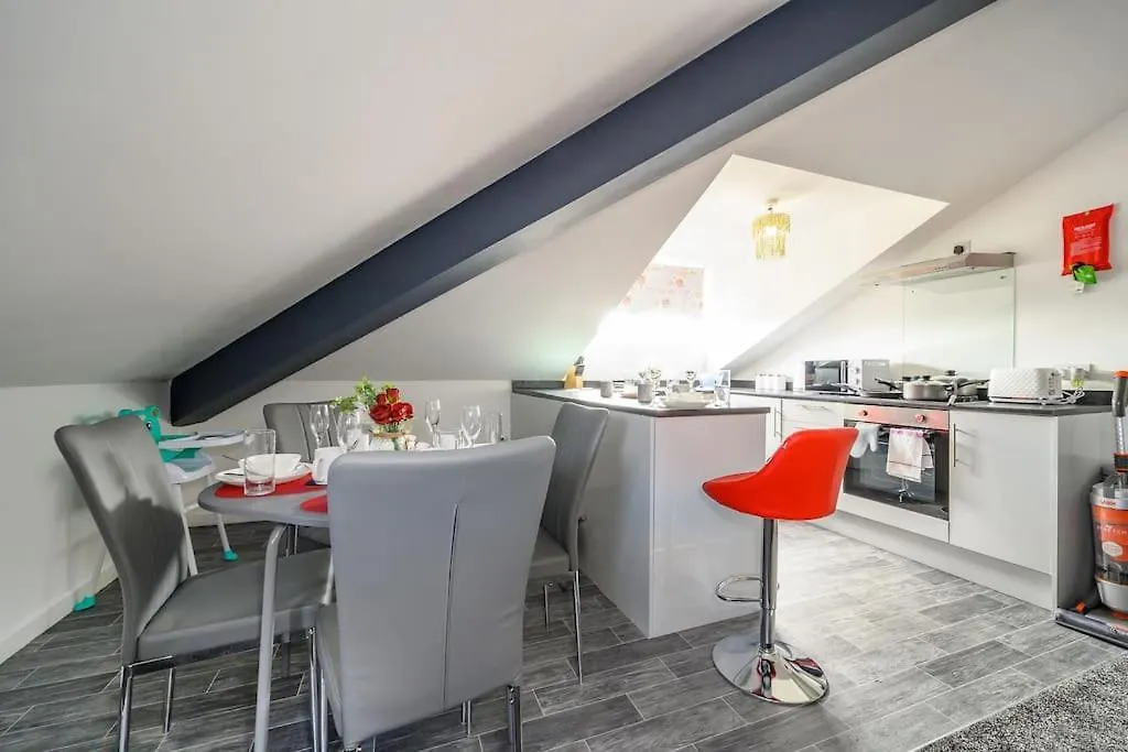 -4F421- For Your Relaxed,Cosy Stay,Free Parking Batley 0*,