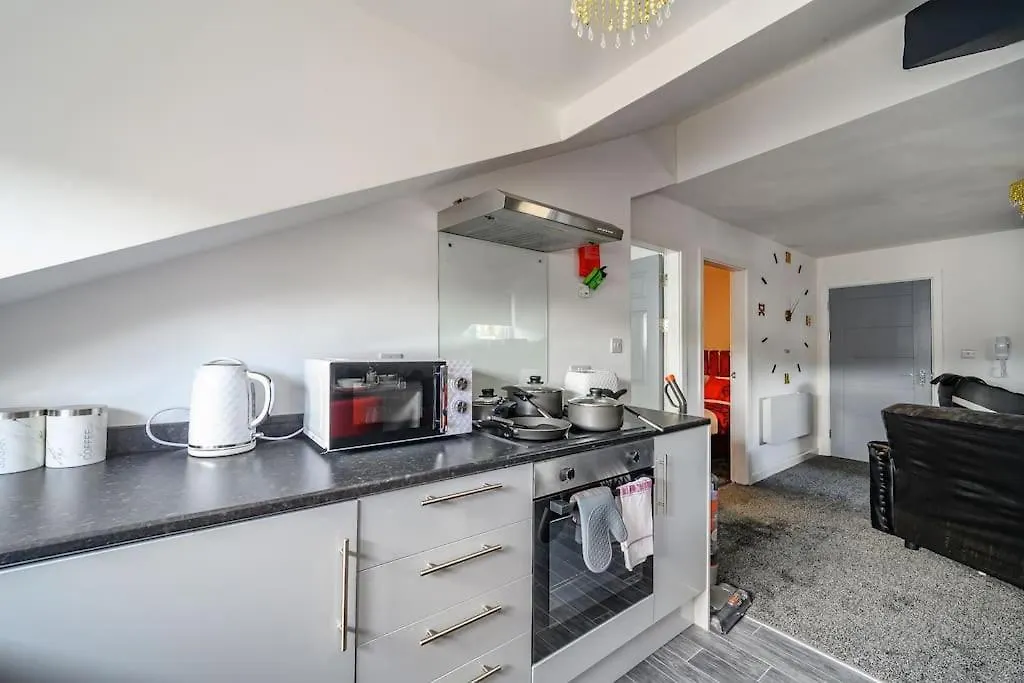 -4F421- For Your Relaxed,Cosy Stay,Free Parking Batley