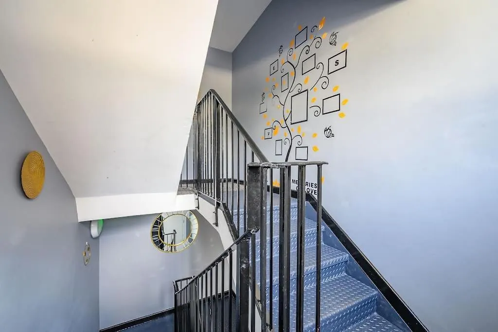 -4F421- For Your Relaxed,Cosy Stay,Free Parking Batley Apartment