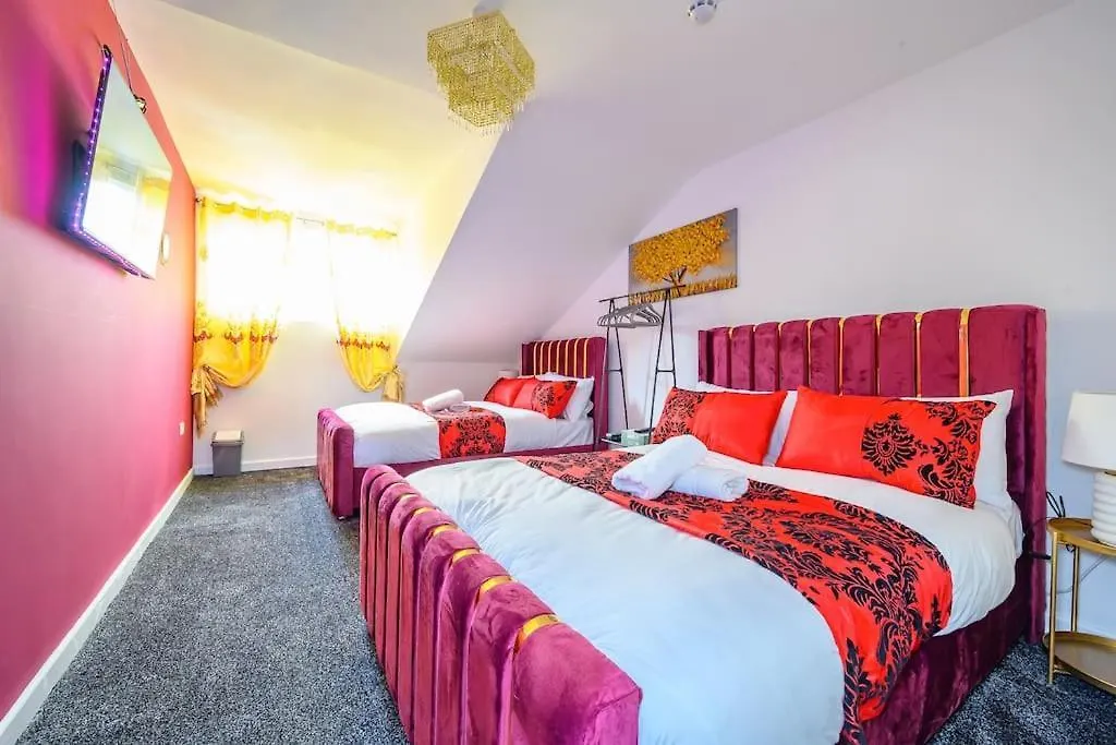 -4F421- For Your Relaxed,Cosy Stay,Free Parking Batley 0*,